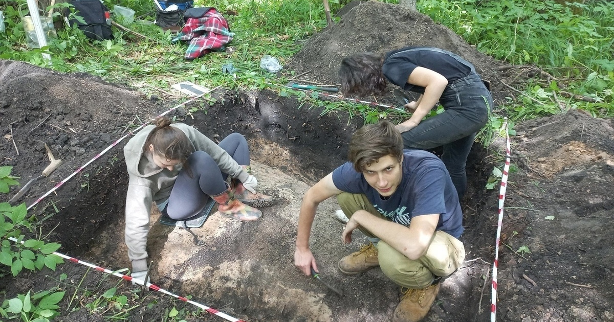 Захоронения приняли участие. Массовое захоронение младенцев.