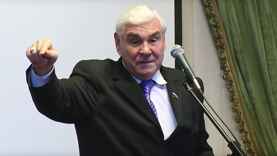 Фотографии депутатов госдумы. Депутат. Женишбек токторбаев депутат. Депутат возмущается. Лдпр депутат с рыжая борода.