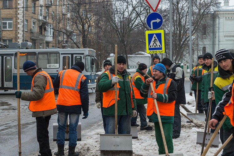 Дворники в москве