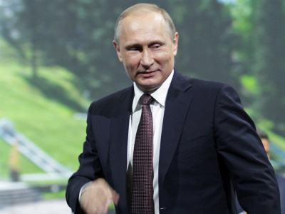 «Яму себе копаешь»: Путин весело «подколол» главу Сбера