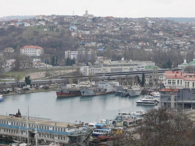 Губернатор Севастополя заявил, что в море упал военный самолет