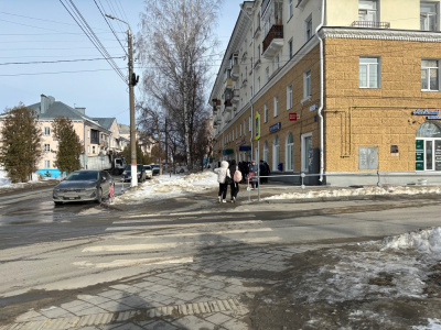 Водитель в Медведевском районе заплатит за страдания девочке